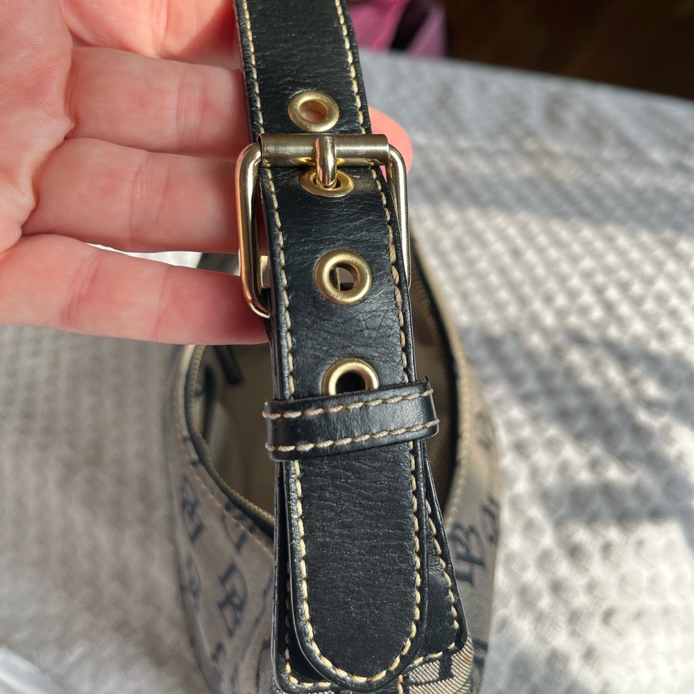 Dooney &  Bourke Signature Bucket Black & White Small Bucket Bag. - Picture 3 of 7